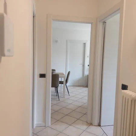 Urban Light 1bedr, 1sofabed, Stay, Free Parking Daire *